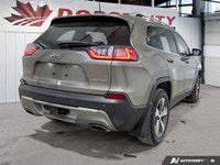 This Jeep Cherokee delivers a Regular Unleaded V-6 3.2 L/198 engine powering this Automatic transmis... (image 4)