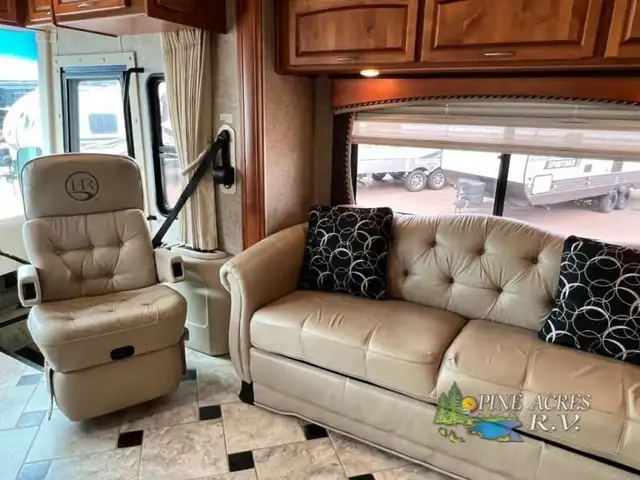 2009 Holiday Rambler Endeavor 41 PDQ 062,221 Miles in RVs & Motorhomes in Moncton - Image 27