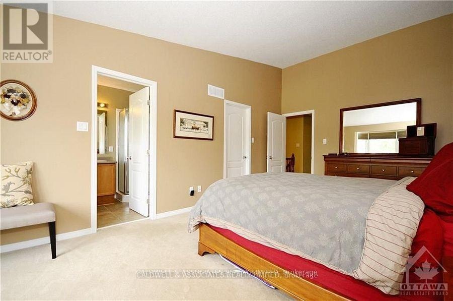 220 FREEDOM PRIVATE Ottawa, Ontario 5