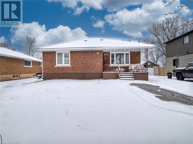 875 SOUTHWORTH Street Welland, Ontario in Houses for Sale in St. Catharines - Image 3