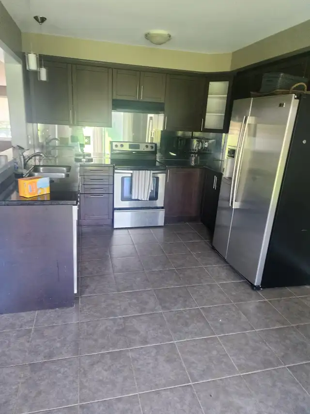 Spacious 4-Bedroom Family Home Across from the Park! in Long Term Rentals in Brantford - Image 9