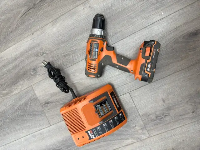 Drill RIDGID 18V w/Battery and Charger in Power Tools in Markham / York Region - Image 2
