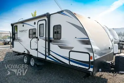 Located in Winfield, BC Call or Text 250-766-4607 Voyager RV Centre 1-800-668-1447 Air Conditioning...