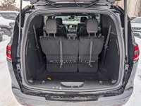The 2026 Chrysler Pacifica Limited offers premium style, advanced technology, and family-friendly ve... (image 5)