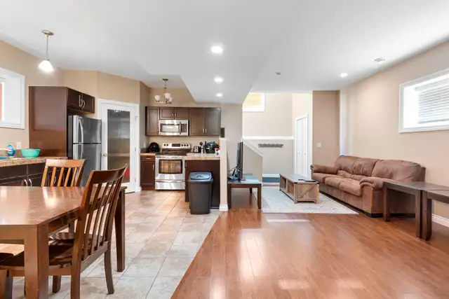 3BED DUPLEX-FURNISHED IN WESTPOINTE-TEXT 587-315-0273