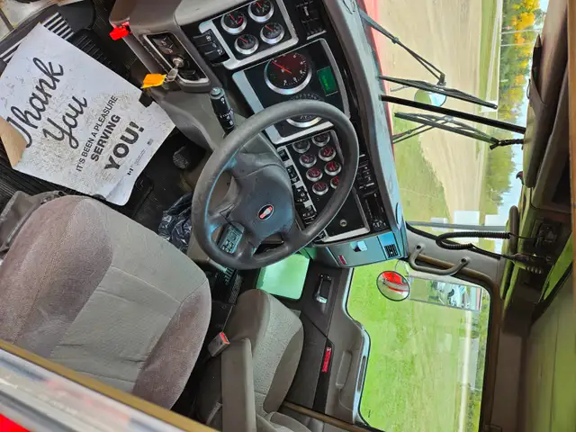 2014 Kenworth T400 Grain Truck in Heavy Trucks in Saskatoon - Image 7