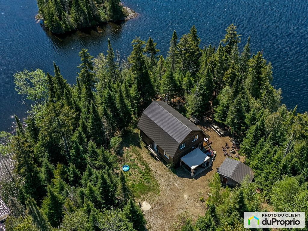 $1,250,000 - Taxes not included / lot included - 2 Storey — photo 2