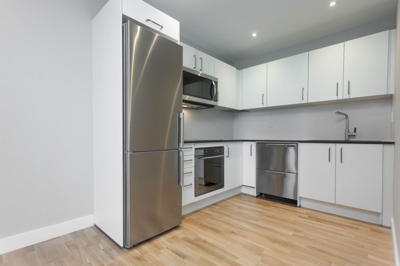 Renovated Three bedroom apartment ID 1336 Long Term Rentals City