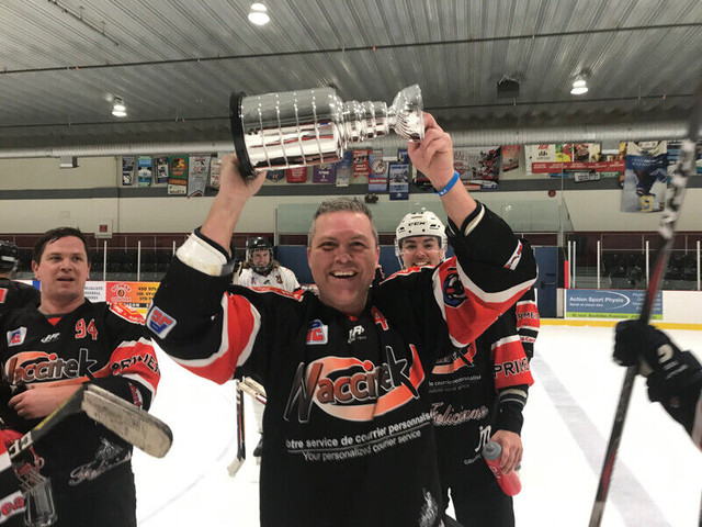 La meilleure ligue de hockey de jour (Saison été 2024) dans Groupes et loisirs  à Laval/Rive Nord - Image 4