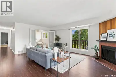 Very well maintained and updated unit - ideal for first-time buyers, investors and university studen...