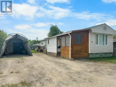 Looking to get into the housing market? Have a look at this 2 bedroom mobile home with many updates...