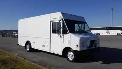 2009 Ford Econoline E450 Step Cargo Van, 5.4L V8 SOHC 16V Gas engine, RWD, white exterior, black int...