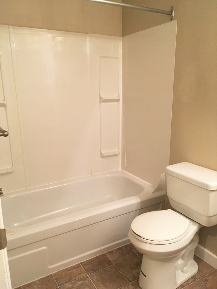 Aurora Pointe - 3 Bedroom 1.5 Bath Apartment for Rent 4