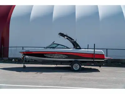 Mirabel : 450-565-1111 Granby : 450-777- 1101 Longeur / Length : 21' Largeur / Beam : 98'' Moteur /...