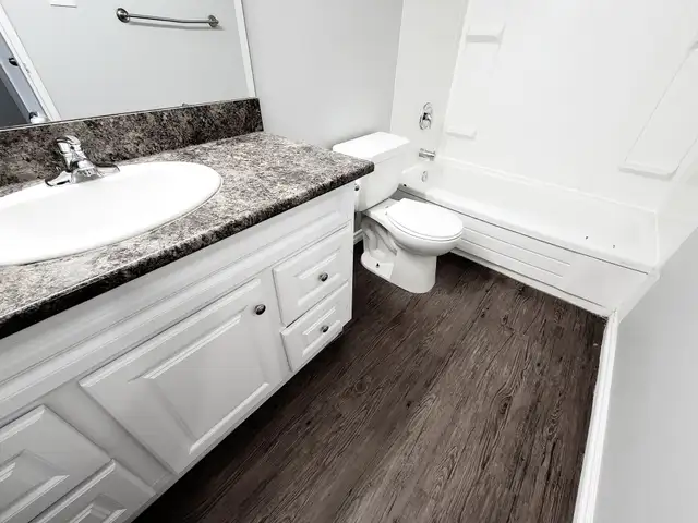 West Meadow Green Apartment For Rent | West Meadow Apartments in Long Term Rentals in Saskatoon - Image 9