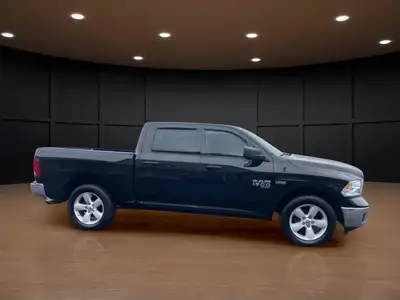 2022 RAM 1500 Classic SLT CLEAN CARFAX!!!! 4x4 HEMI, CRUISE,..., View more