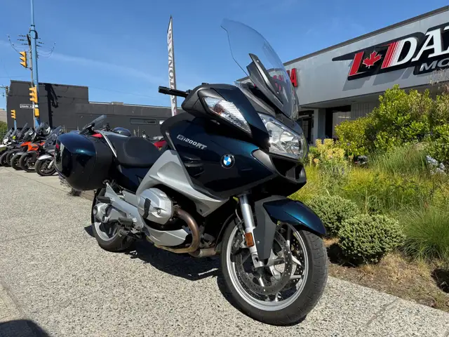 2012 BMW R1200RT Blue in Street, Cruisers & Choppers in Vancouver - Image 3