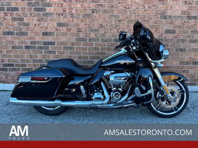 2017 Harley-Davidson Street Glide Special **SCREAMIN' EAGLE PIPE in Sport Touring in Markham / York Region - Image 2