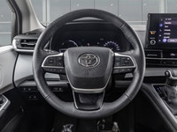 2025 Toyota Sienna XLE HEV | SUNROOF | NAVI | LEATHER The 2025 Toyota Sienna XLE HEV is a high-utili... (image 8)
