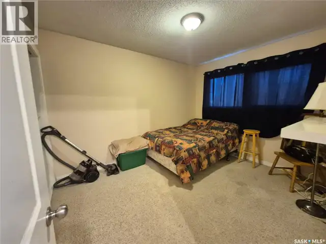 1118 PARK AVENUE Weyburn, Saskatchewan in Houses for Sale in Regina - Image 14