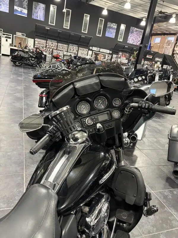 2013 Harley-Davidson Electra Glide Ultra Limited in Street, Cruisers & Choppers in Sudbury - Image 9