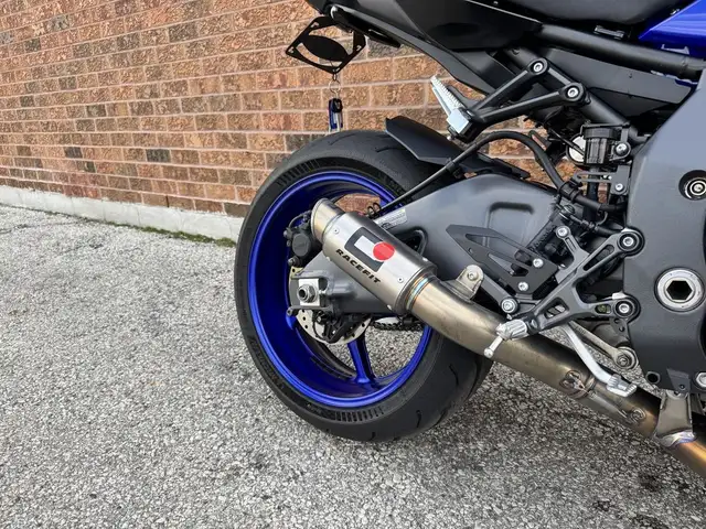 2024 Yamaha MT-10 **ONE OWNER** **RACEFIT PIPE** in Street, Cruisers & Choppers in Markham / York Region - Image 6