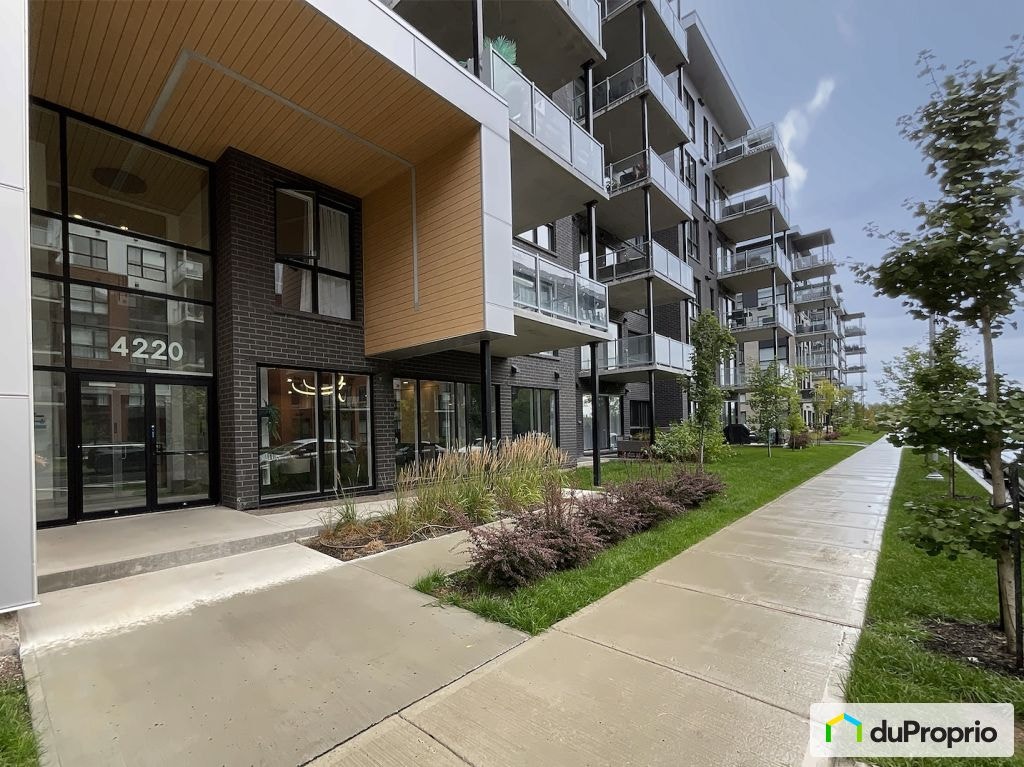 $579,900 - Condominium for sale in Longueuil (St-Hubert) — photo 1