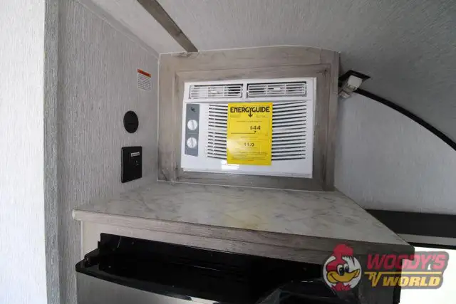 2027 SUNSET PARK RV SUNRAY 149 in Travel Trailers & Campers in Abbotsford - Image 17