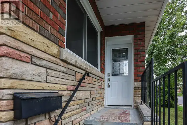 261 VINE STREET St. Catharines (Fairview), Ontario62864372602499123