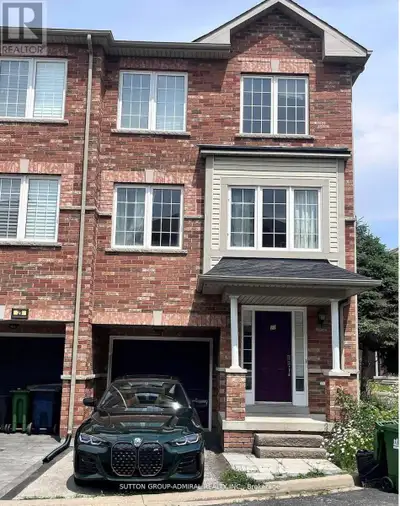 Bright 3-Bedroom + 1 Corner Townhome for Rent! Open-concept kitchen, dining & living area. Prime Wes...