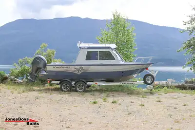 Yamaha F200 Integrate hydraulic steering Aurora Package: Port / Stbd Pantographic Wipers Aft cockpit...