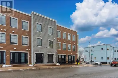 UPTOWN QUALITY CONDO APARTMENT. Spacious and well maintained. Walkup from the street to the large 2n...