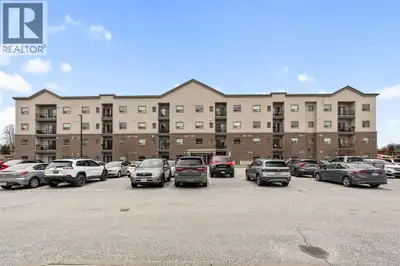 This beautifully renovated main-floor condo delivers refined living with exceptional attention to de...