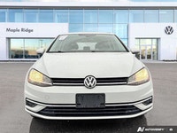 Experience the agile handling and efficient performance of the 2020 Volkswagen Golf Comfortline. Thi... (image 7)