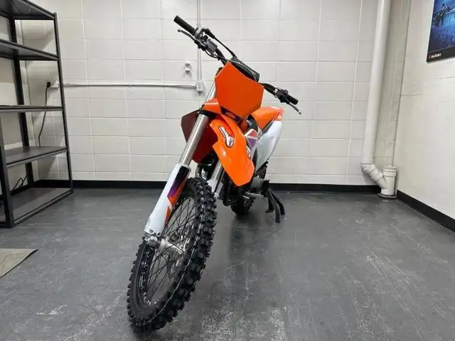 2024 KTM 250 SX-F in Dirt Bikes & Motocross in Calgary - Image 8