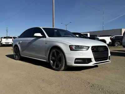 AMVIC Licensed Dealer * Heated Leather Seats * Power Sunroof * Rear Vision Camera * Cruise Control *...