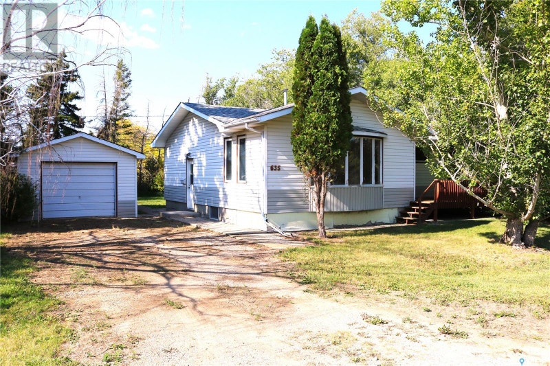 635 Gardiner STREET Holdfast, Saskatchewan Houses for Sale Moose