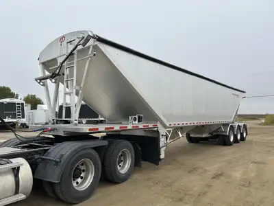 Stock #: VS209323 Grain, Ag, Air suspension, Tridem axle, Aluminum rims, 18 king pin, Tarp: Electric...