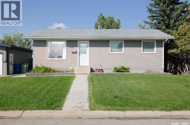 1443 Sioux CRESCENT SW Moose Jaw, Saskatchewan in Houses for Sale in Moose Jaw