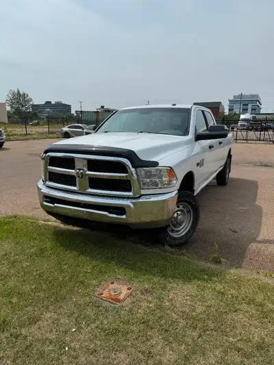 New 6.4 engine from Dodge. Not a rebuilt. Cloth interior loaded truck. Service complete new cat conv...