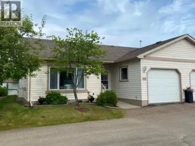 Great looking and well-maintained property! Large living area with a gas fireplace. Kitchen has tons...
