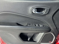 Options : Cuir Sièges chauffants Volant chauffant Toit Panoramique Système audio Beats Écran tactile... (image 9)