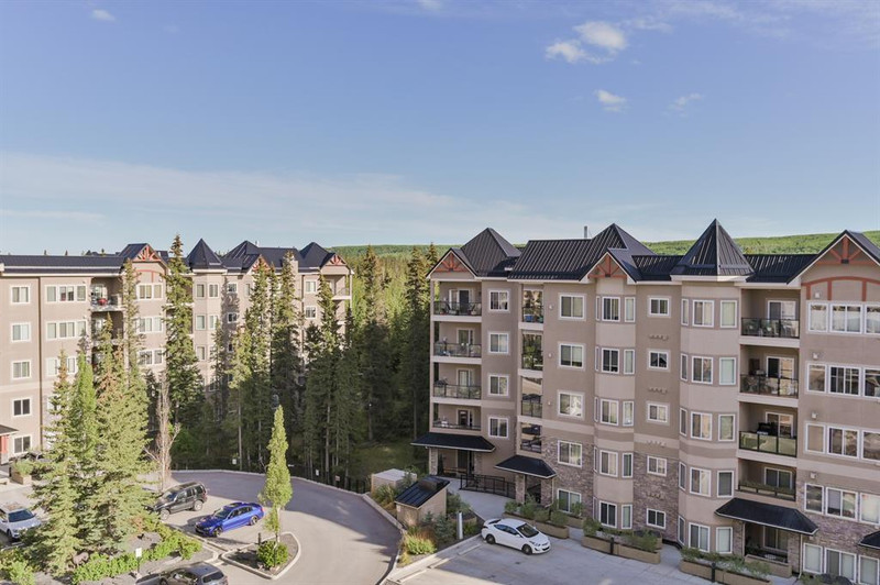531, 30 Discovery Ridge Close SW Calgary, Alberta Condos for Sale
