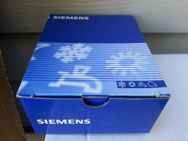 Brand New Sealed Siemens RDU50U Temperature Controller White in Other Business & Industrial in City of Toronto - Image 3