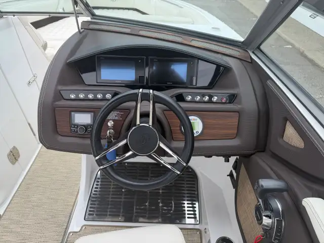 2019 Cobalt R7 Surf in Powerboats & Motorboats in Saskatoon - Image 19