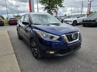 7.0-inch NissanConnect colour touchscreen display with Apple CarPlay and Android Auto integration, 7... (image 8)