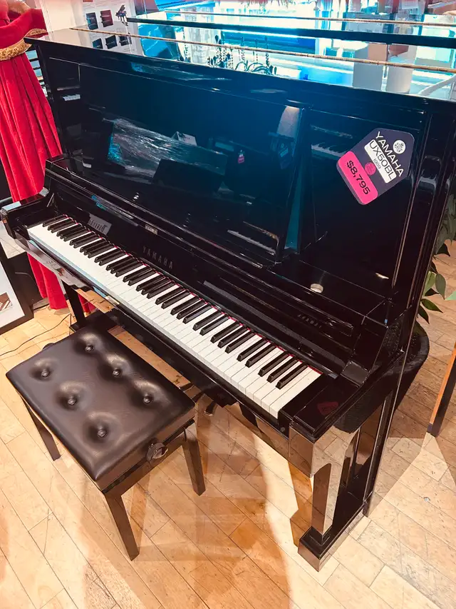 PIANO YAMAHA UX10 (1989) in Pianos & Keyboards in City of Montréal - Image 2