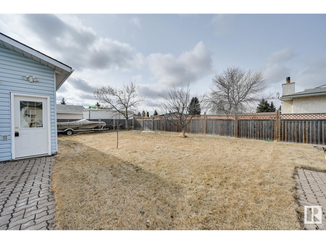 4907 57 AV Lamont, Alberta in Houses for Sale in Strathcona County - Image 4
