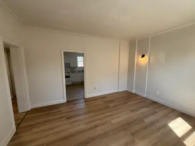 Address: 24 Niagara Street, St. Catharines, ON L2R 4K7 Rent: $ 1,195 / month + hydro Available: Now...