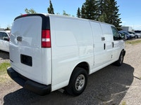 CAN FINANCE/LEASE 2021 CHEVROLET EXPRESS 2500, Super Clean Whiter Exterior With Tan Cloth High back... (image 4)